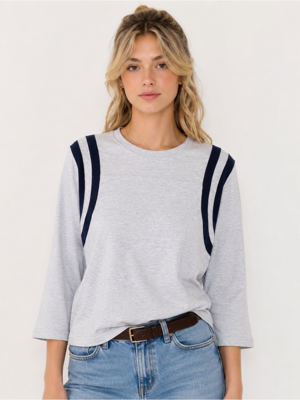 TNA Aritzia Soft Feels Ace T-Shirt Gray Navy Varsity 3/4 Sleeve Size Small NWOT